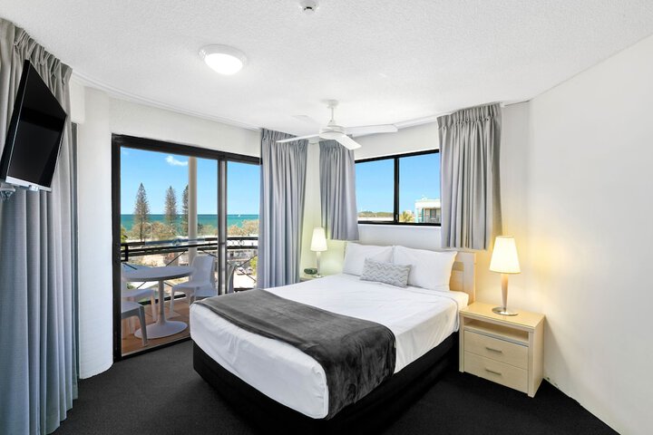 Room 10 of 208
