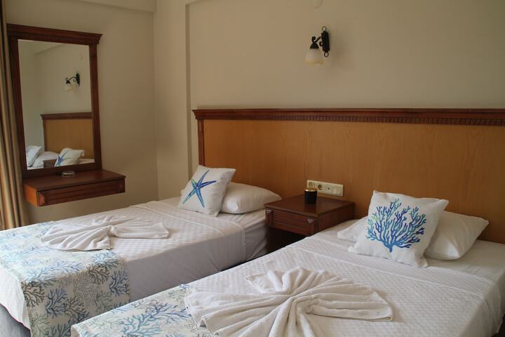 Room 22 of 104
