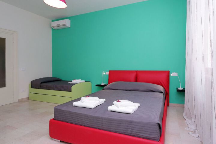 Room 12 of 30