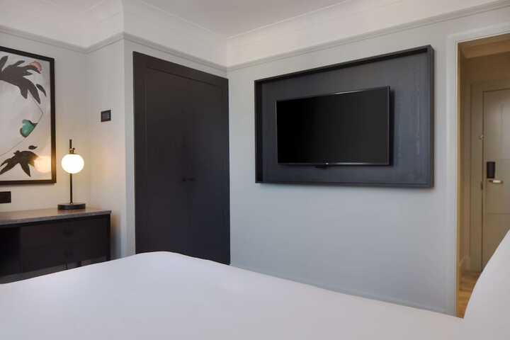Room 82 of 182