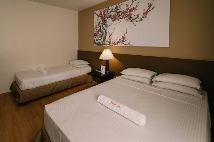 Room 34 of 158