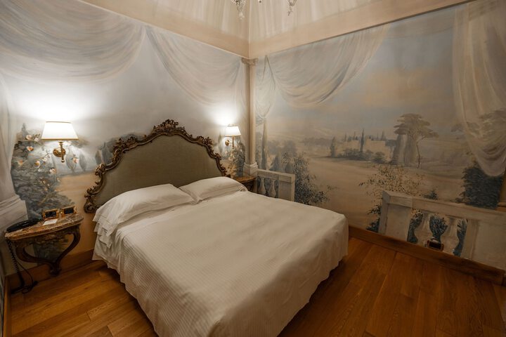 Room 40 of 76