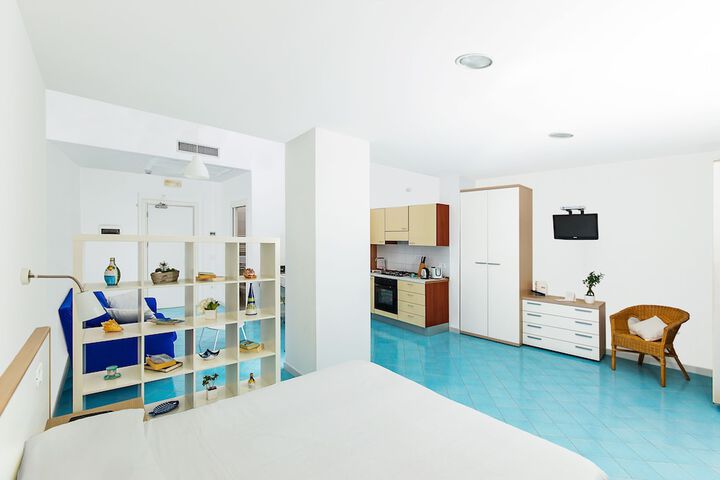 Room 8 of 47