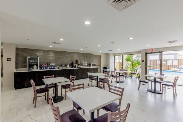 Breakfast area
