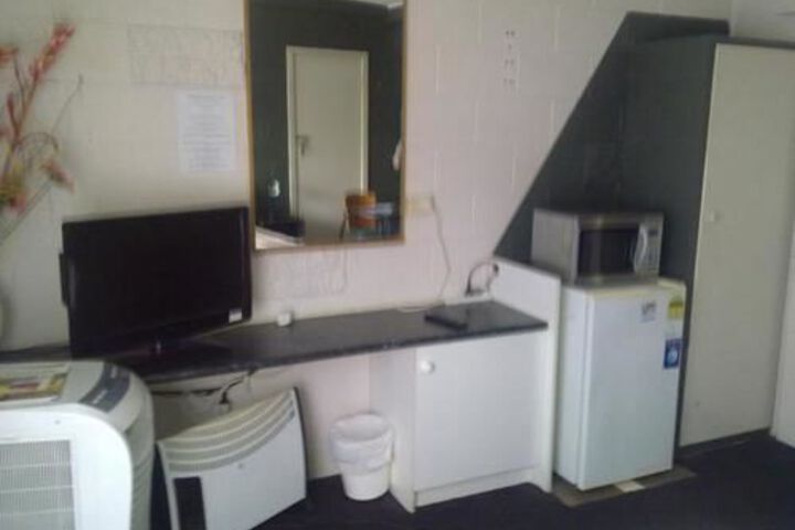Room 12 of 13