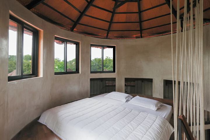 Room 2 of 15