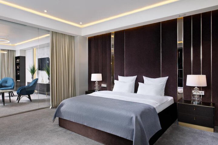 Room 17 of 52