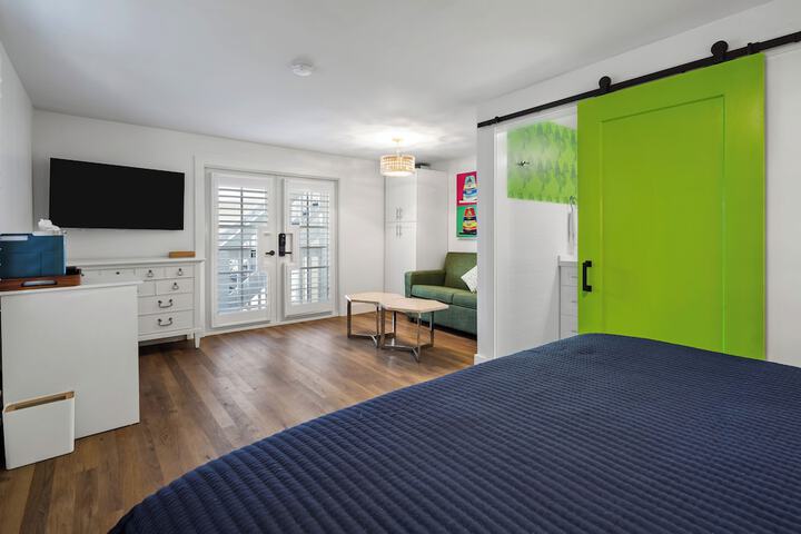 Room 3 of 51