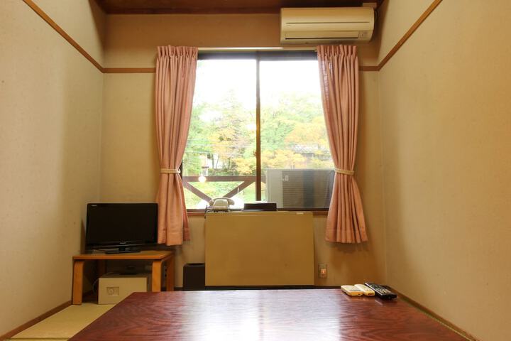 Room 18 of 18
