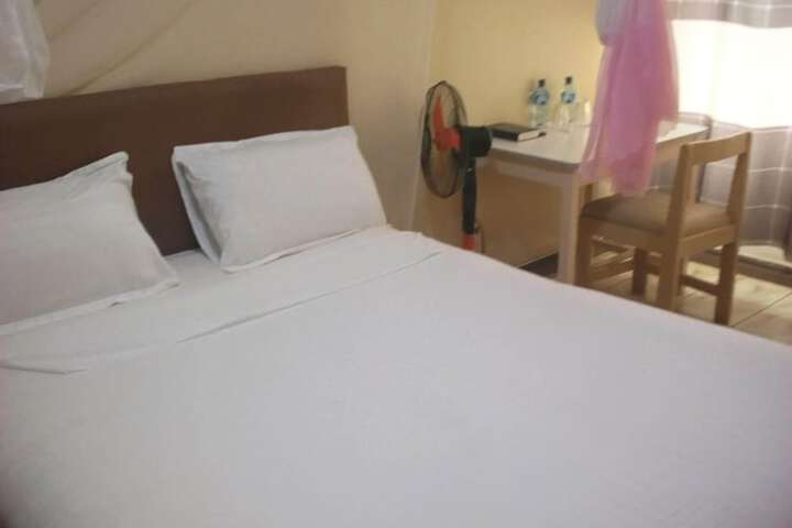 Room 14 of 73