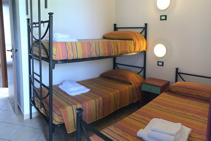 Room 6 of 40