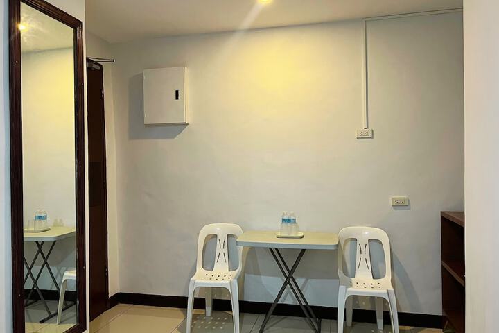 Room 13 of 84
