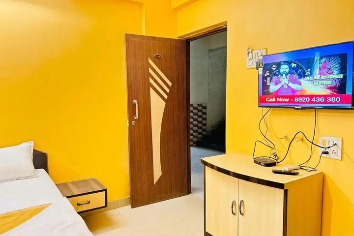 Room 3 of 17