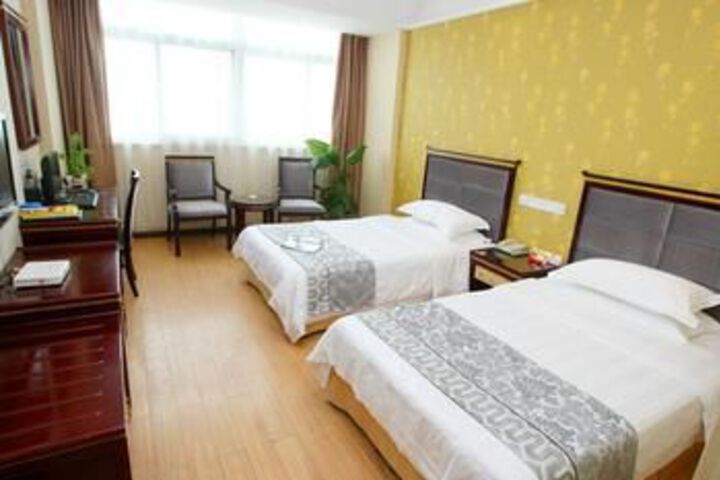 Room 3 of 18
