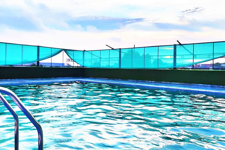 Pool 18 of 20