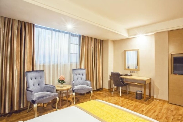Room 25 of 44