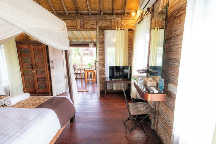 Room 10 of 80