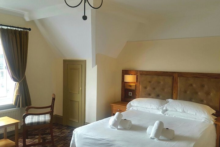 Room 16 of 60