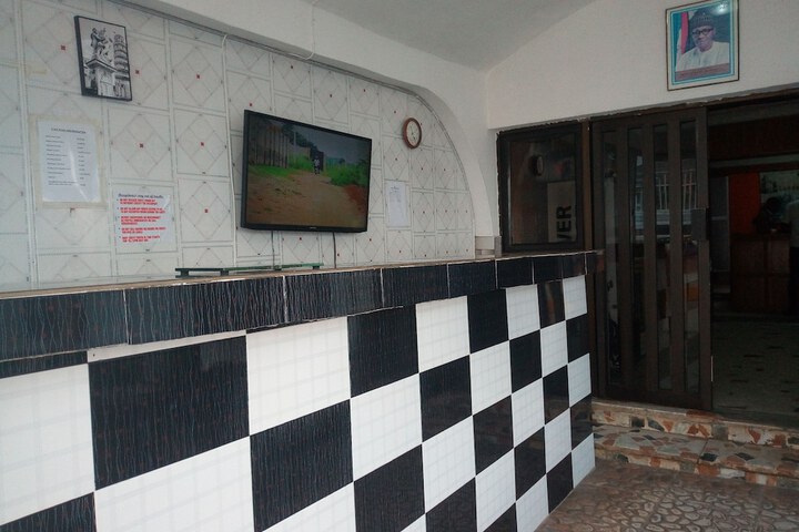 CROWN HOTEL