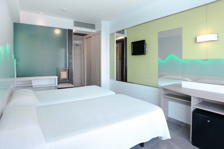 Room 6 of 35
