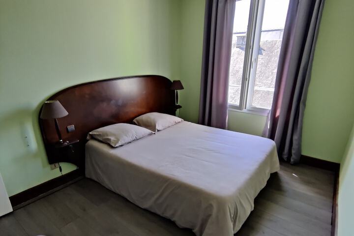 Room 18 of 33