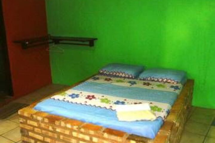 Room 14 of 25