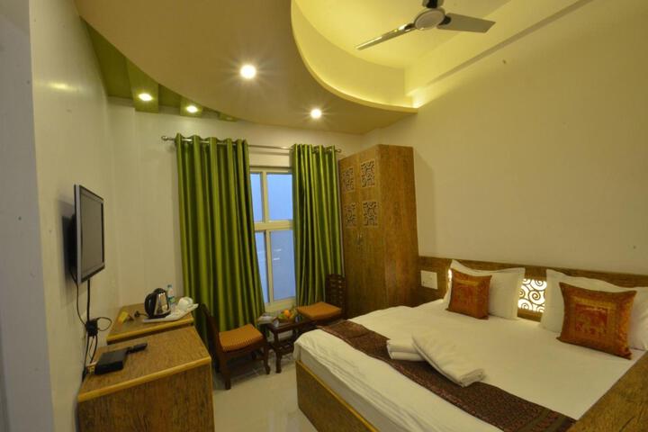 Room 12 of 61