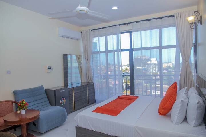Room 52 of 98