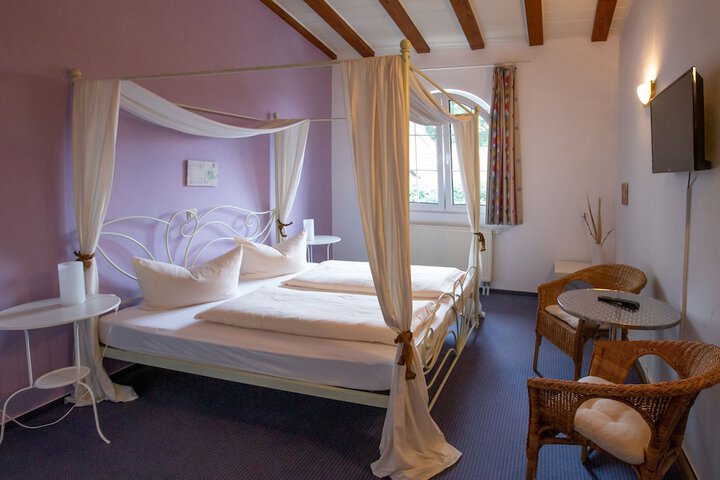 Room 7 of 23