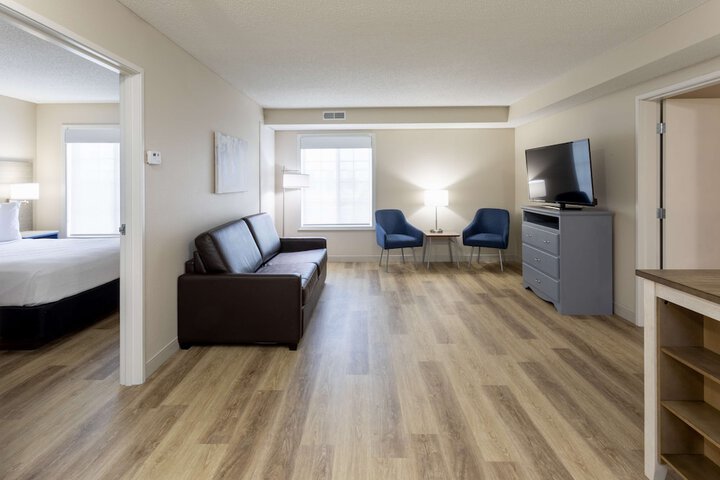 Suite Queen Size Bed (4 of 10)