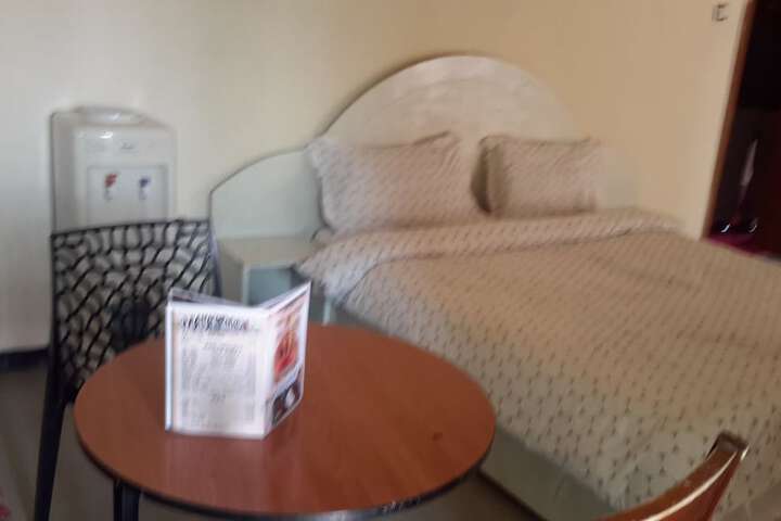 Room 6 of 17