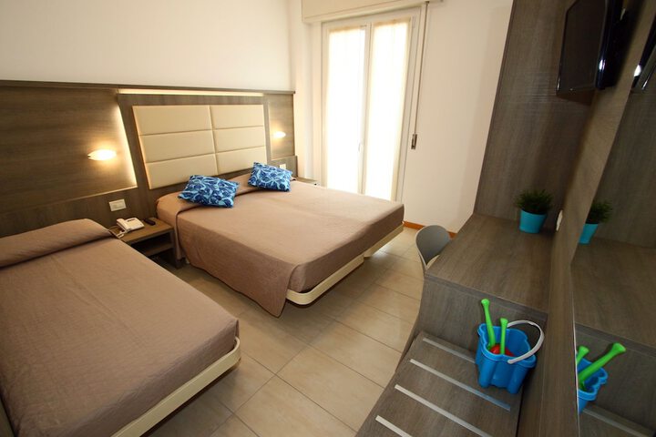 Room 9 of 73
