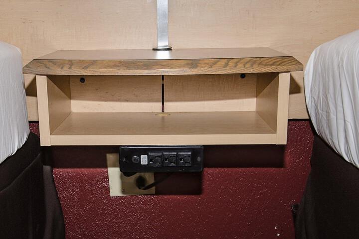Deluxe King Bed Accessible (17 of 23)