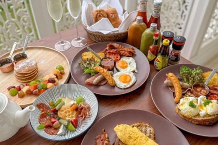 Breakfast/Coffee Service 102 of 134
