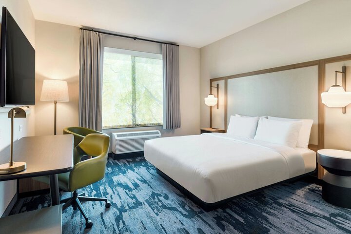 Room 10 of 24