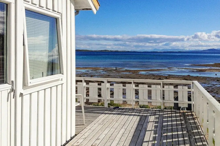 8 Person Holiday Home in Stonglandseidet