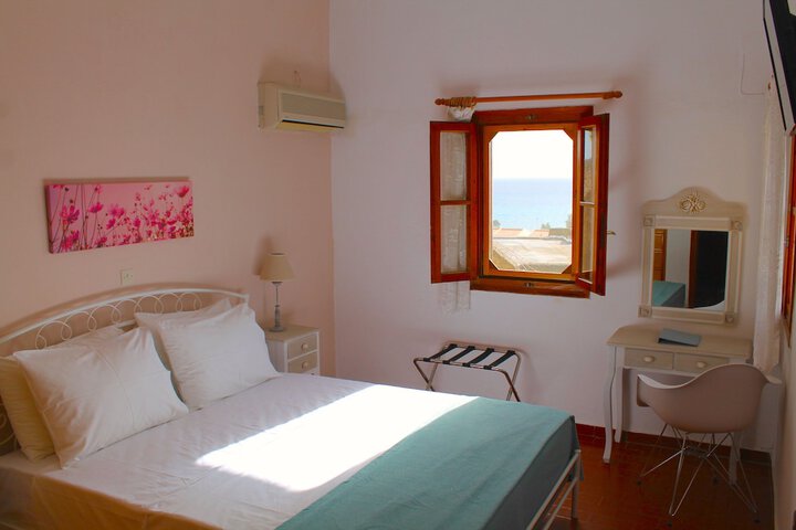 Room 4 of 39