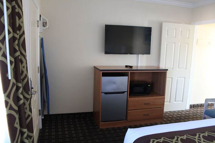 Budget Queen Bed (40 of 45)