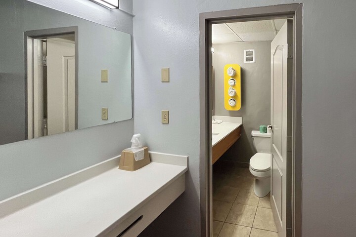 Room 13 of 17