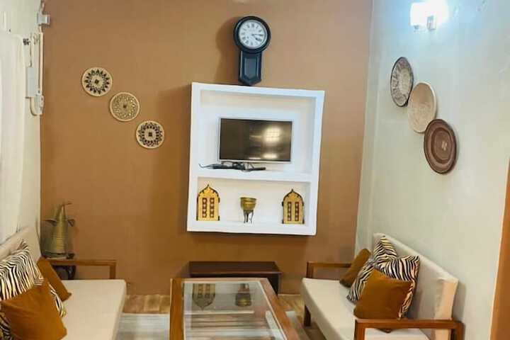 Room 9 of 24