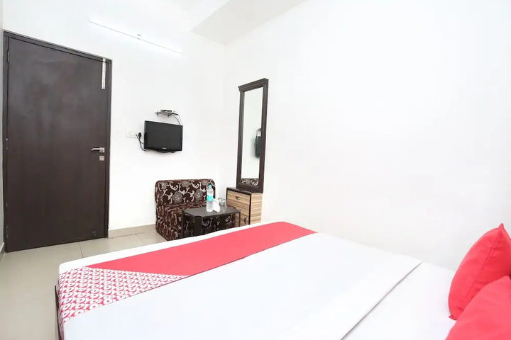 Room 2 of 12