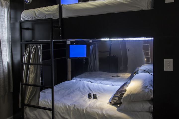 Room 10 of 40