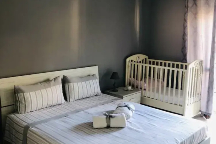 Room 3 of 8