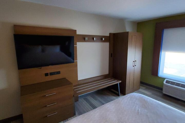 Standard Double Bed (1 of 3)