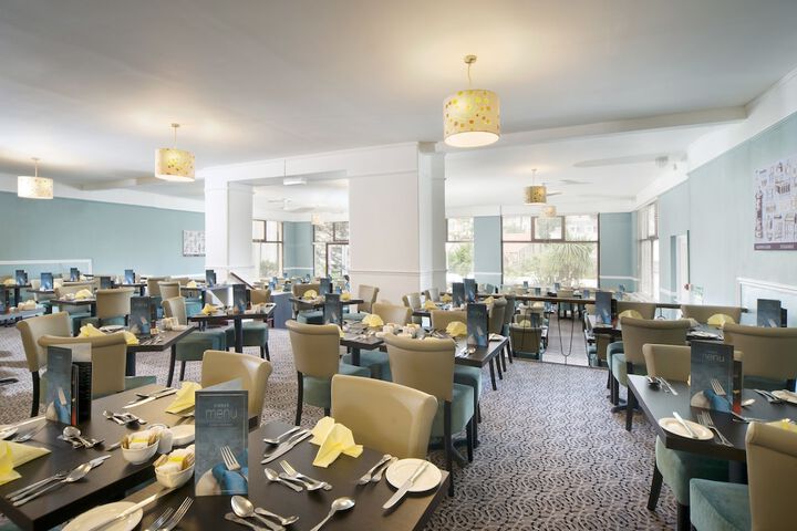 Dining 20 of 46