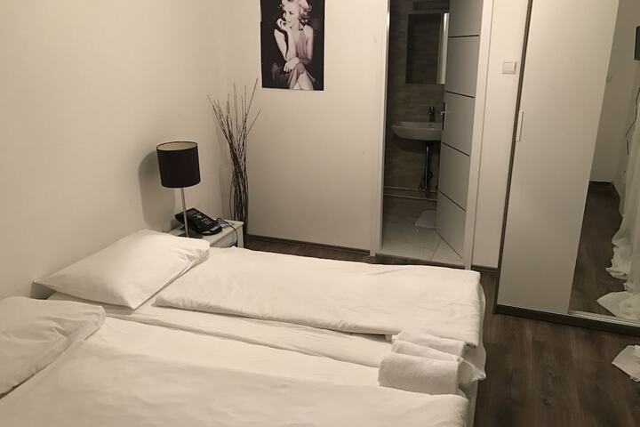 Room 18 of 62