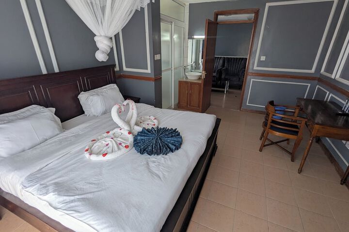 Room 4 of 31