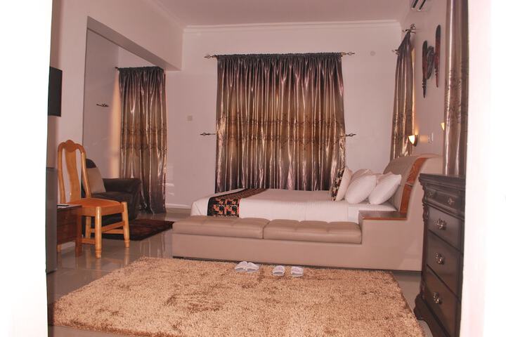Room 80 of 182