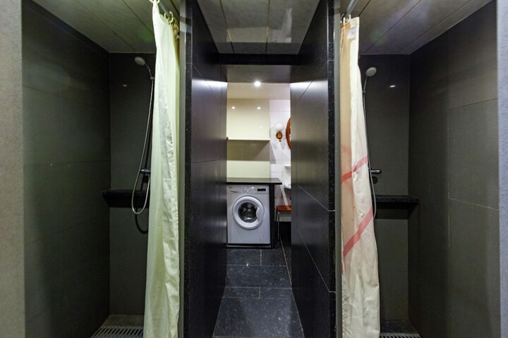 Room 43 of 74