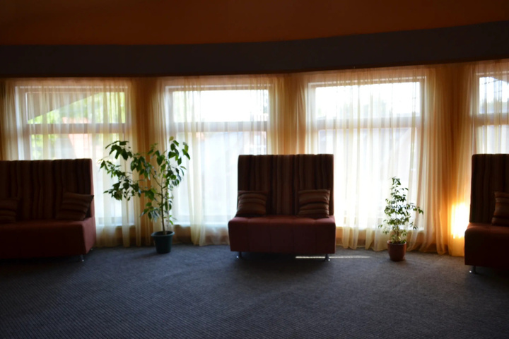 Room 8 of 9